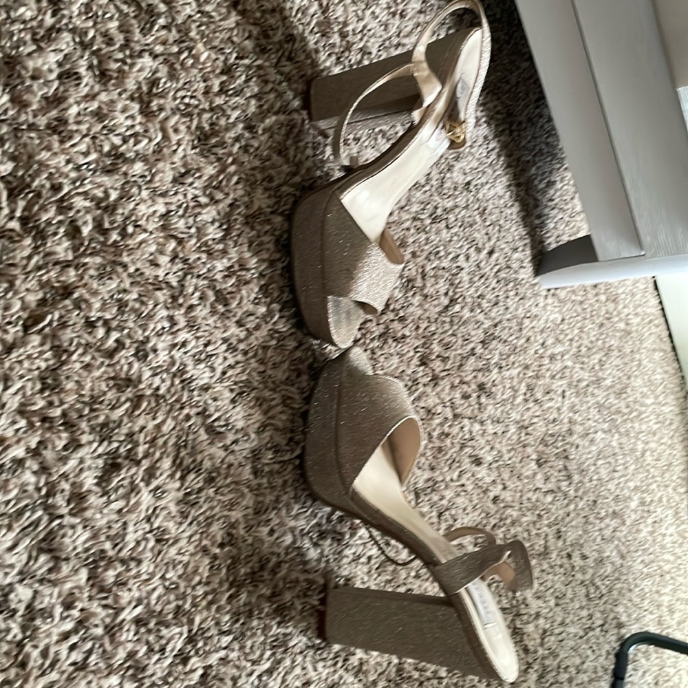 Gold Pumps